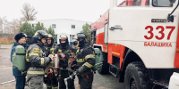 Тренировочный подвиг: в деревне Федурново пожарные отработали спасение человека - Regions.Ru